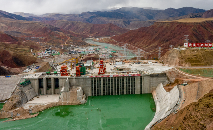 中國黃河上游在建裝機最大水電站首臺機組并網發(fā)電