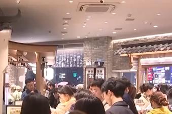 多樣化“夜”態(tài)點(diǎn)亮假期“夜經(jīng)濟(jì)” 旅游市場(chǎng)購(gòu)銷(xiāo)兩旺、活力滿(mǎn)滿(mǎn)