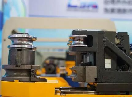 AI與機(jī)床行業(yè)深度融合大勢所趨