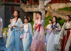 商家“花式”促銷，“五一”消費預(yù)熱