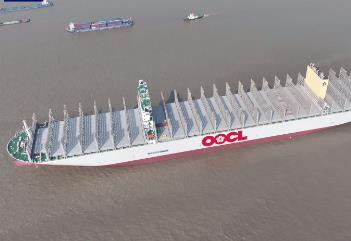 又一艘！世界級(jí)“海上巨無霸”從江蘇南通出江試航