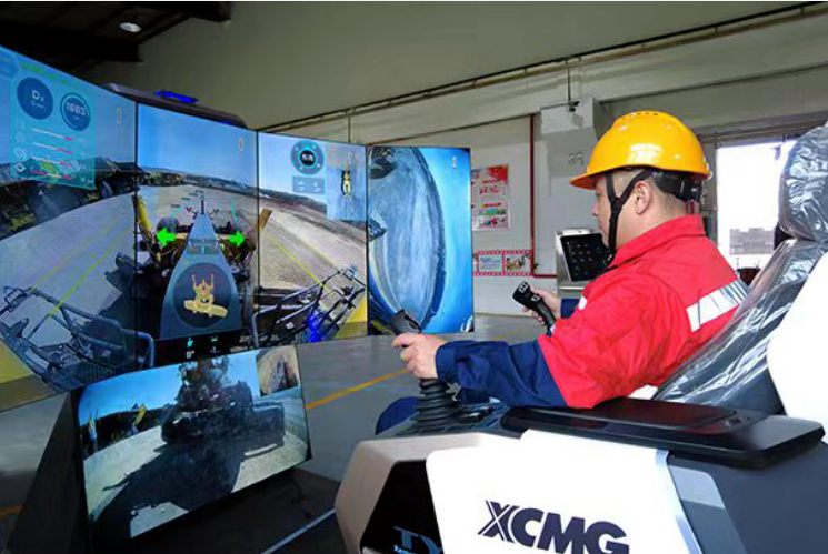 國內(nèi)首臺(tái)遠(yuǎn)程操控平地機(jī)在國家能源集團(tuán)測(cè)試成功