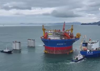 深水油田開發(fā)“大國重器”！“?？惶?hào)”就位