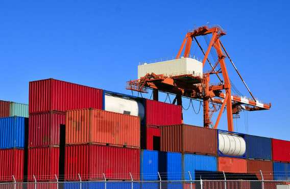 中國對阿拉伯聯(lián)盟貨物貿(mào)易進(jìn)出口總值20年增長超8倍