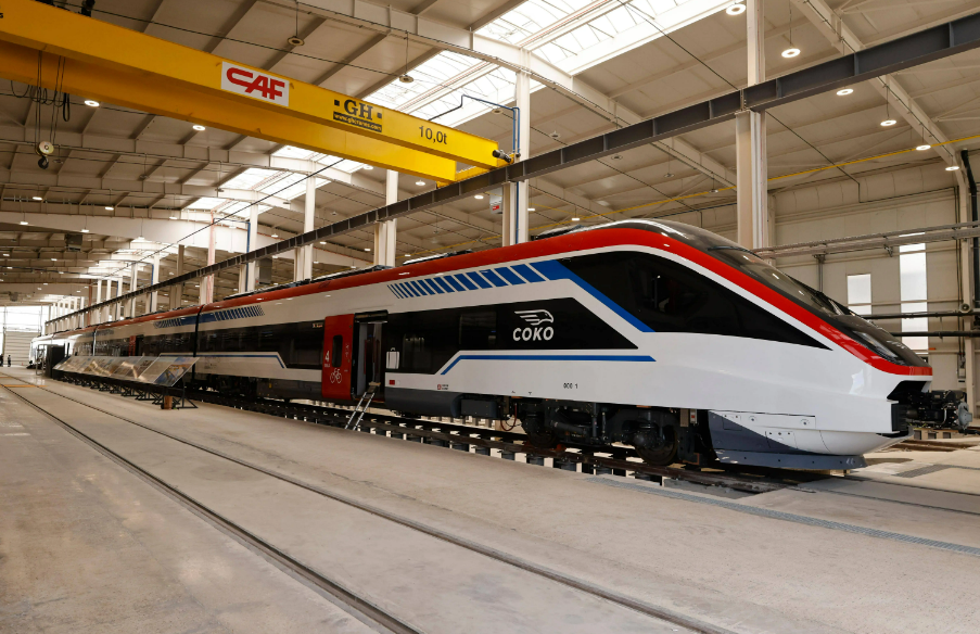 首次進入歐洲 國產(chǎn)高速動車組亮相塞爾維亞