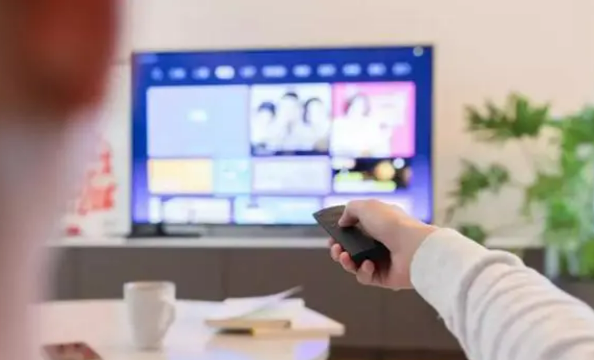 開(kāi)機(jī)率斷崖式下跌，電視機(jī)如何重回客廳“C位”？