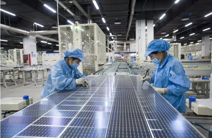 東方日升光伏組件功率、轉(zhuǎn)換效率雙雙創(chuàng)新高