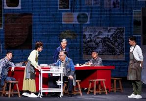 中國評(píng)劇院新劇《咫尺千里》首演 展現(xiàn)中華兒女對(duì)文物虔誠態(tài)度