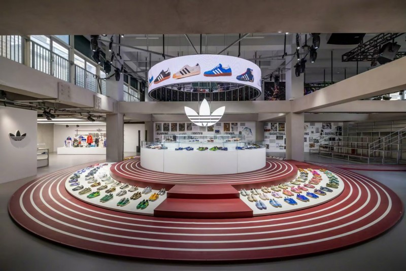 阿迪達斯三季度營收64.38億歐元，今年已在中國新開超300家門店