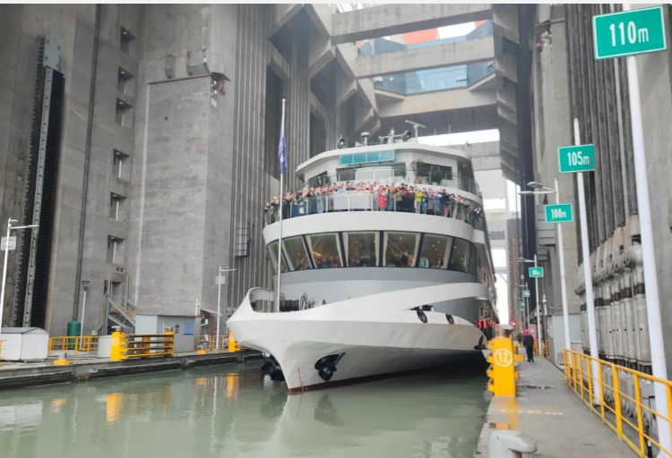 三峽升船機(jī)年度通過旅客首次突破50萬人次