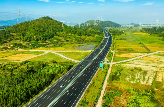 車道“四變八”！深汕西改擴建項目全線具備八車道通車條件