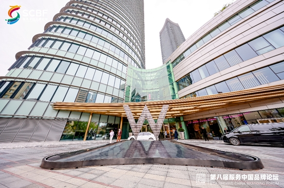 德國(guó)前總統(tǒng)武爾夫會(huì)見(jiàn)楊雨菲女士，并頒發(fā)“全球中小企業(yè)美齒抗衰領(lǐng)域創(chuàng)新人物獎(jiǎng)”