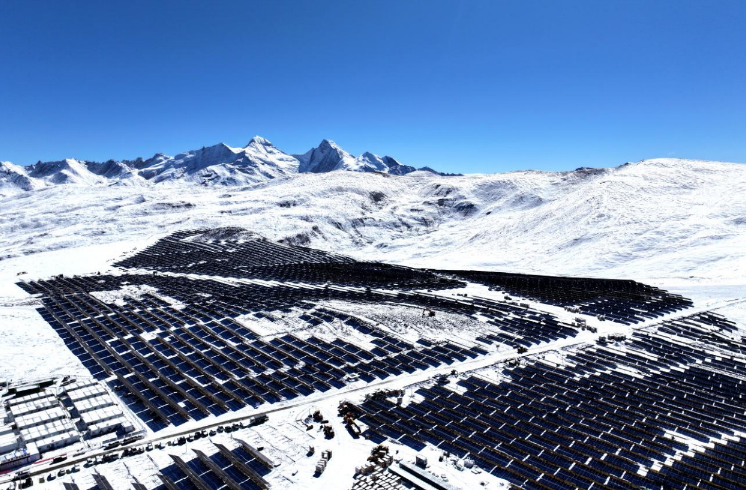 全球海拔最高光伏電站在西藏并網(wǎng)發(fā)電