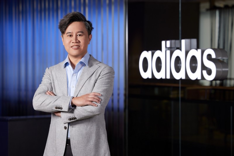 《哈佛商業(yè)評(píng)論》發(fā)布2024新增長年度榜單，阿迪達(dá)斯大中華區(qū)董事總經(jīng)理蕭家樂榮登“先鋒人物榜”