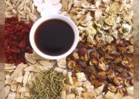 中式養(yǎng)生茶飲賽道火熱 中醫(yī)藥企業(yè)紛紛加碼布局