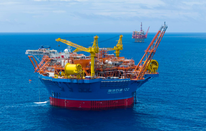 向云端、山那邊、海里面——“大國重器”里的經(jīng)濟脈動