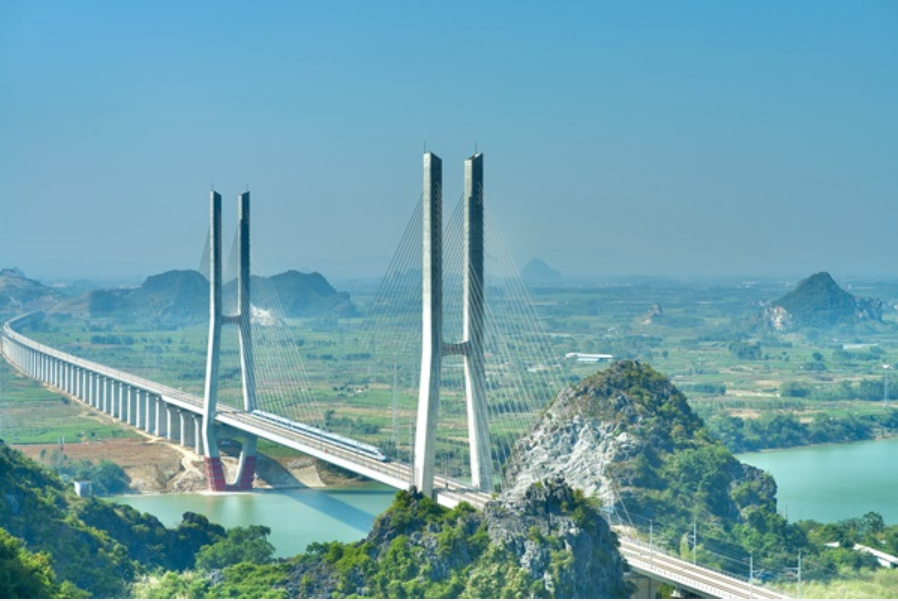 南珠高鐵南玉段正式開通運(yùn)營 廣西實(shí)現(xiàn)“市市通高鐵”