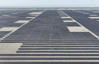 我國(guó)單體容量最大“沙戈荒”光伏項(xiàng)目并網(wǎng)