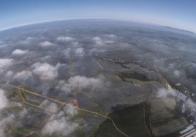 遼寧首個(gè)光伏治沙示范項(xiàng)目并網(wǎng) 年發(fā)電可達(dá)8億千瓦時(shí)左右