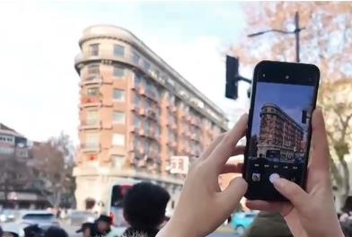 免簽政策點(diǎn)燃入境游熱潮 “周末游上?！背身n國年輕人度假新時尚