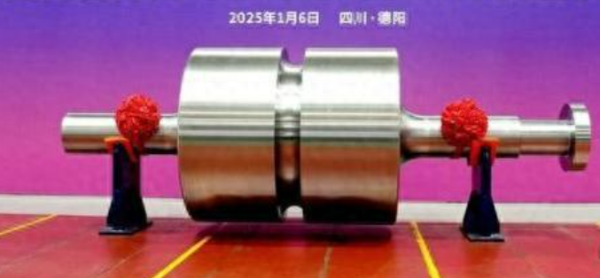 國(guó)機(jī)重裝研制的國(guó)內(nèi)首件百噸級(jí)飛輪轉(zhuǎn)子鍛件在德陽(yáng)基地啟運(yùn)