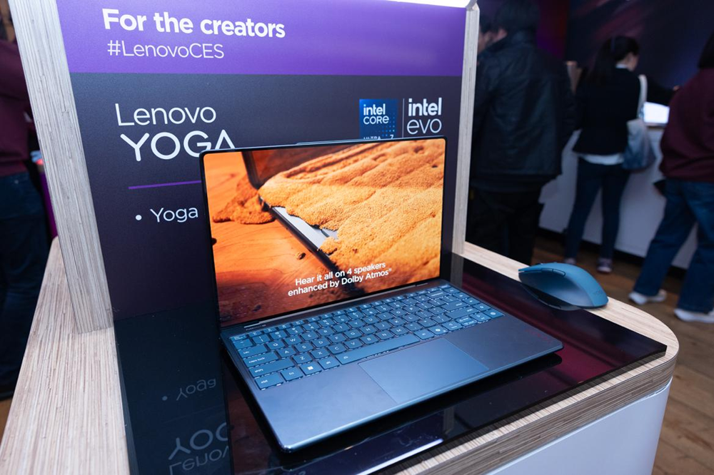 TCL華星供屏聯(lián)想YOGA Air X AI元啟版柔性OLED無界超感屏