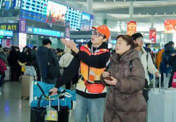 四川儲(chǔ)備1.2萬(wàn)名青年志愿者服務(wù)春運(yùn)