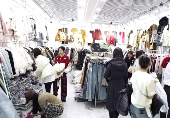 遼寧西柳：服裝名鎮(zhèn)擁抱電商