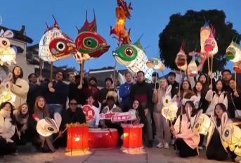 外國游客“中國行”熱情高漲 沉浸式體驗(yàn)地道中國文化成為來華首選