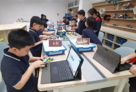 教育部：確保每所學校至少有1名科學副校長 配齊配優(yōu)科學類課程教師