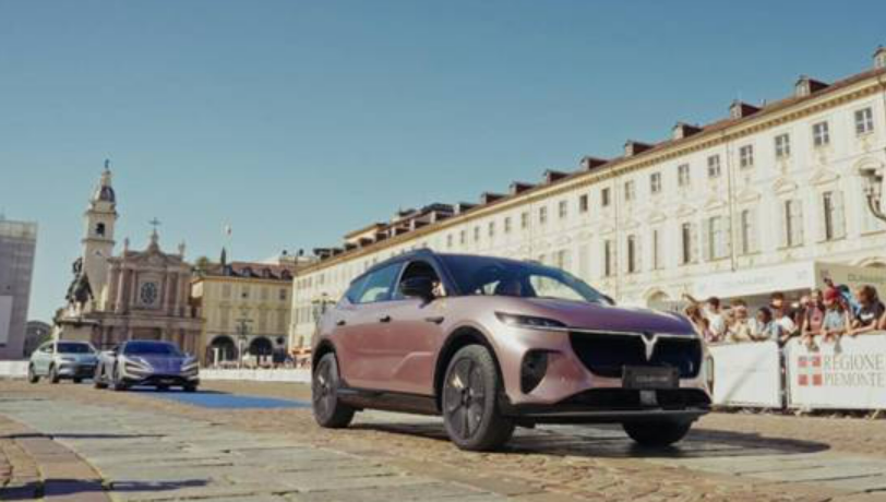 首批嵐圖知音海外啟航2025發(fā)運(yùn)歐洲開(kāi)啟全球化新篇章