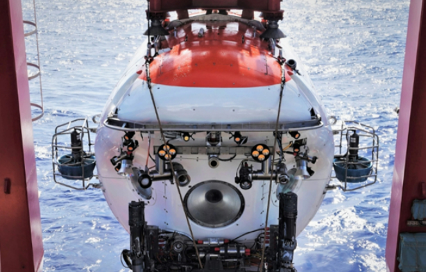 我國(guó)“蛟龍”號(hào)載人潛水器升級(jí)換裝