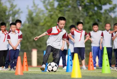 廣東：中小學(xué)生每天綜合體育活動時間不低于兩小時