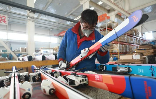 冰雪經(jīng)濟(jì)熱度高 創(chuàng)新驅(qū)動(dòng)裝備產(chǎn)業(yè)持續(xù)升級