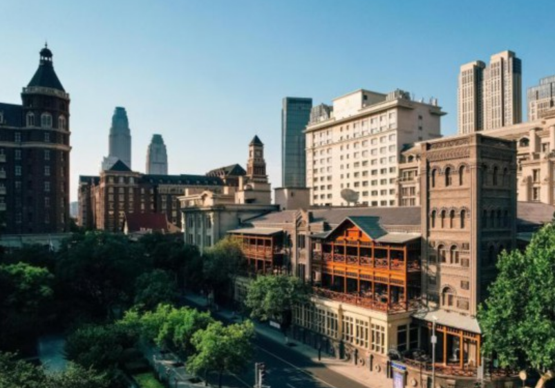 兼具性價比與體驗感 “平替旅行”成年輕人新選擇