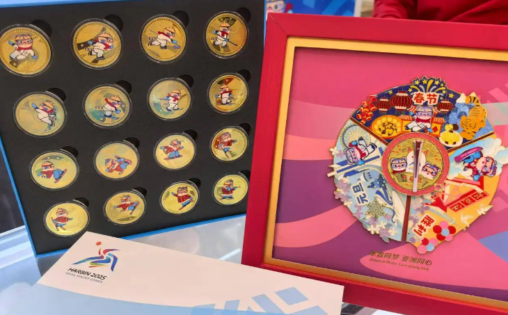 亞冬會(huì)文創(chuàng)周邊來(lái)了！“濱濱”“妮妮”成“頂流”