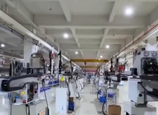 突破、創(chuàng)新、布局，新年新干勁！人工智能加速在各行業(yè)“落地生花”