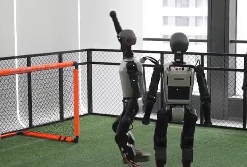 機(jī)器人“賽道” 新年加速“跑” 我國智能機(jī)器人產(chǎn)業(yè)企業(yè)數(shù)量超45萬家