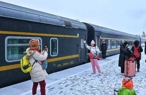 冰雪列車：串聯(lián)“冷資源”點亮“熱經(jīng)濟”