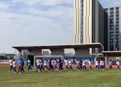 跳格子、投壺、舞獅、智慧運(yùn)動……“傳統(tǒng)+AI”！這樣的課間“潮”有范兒