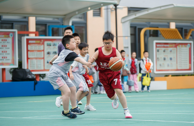 北京：“三大球”至少一項納入小學(xué)初中體育課必修內(nèi)容