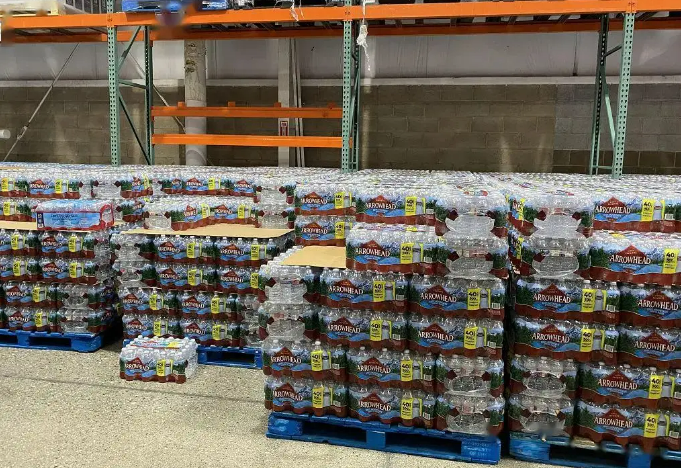 應(yīng)對(duì)關(guān)稅不確定性 美企業(yè)及消費(fèi)者大舉囤貨