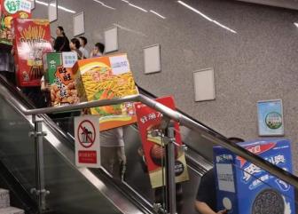 “卷”創(chuàng)意、“卷”渠道 企業(yè)“開(kāi)卷”加速零食創(chuàng)新升級(jí)