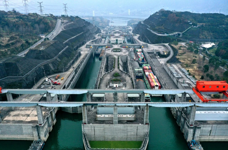 三峽樞紐春運(yùn)客貨運(yùn)量實(shí)現(xiàn)雙增長(zhǎng)