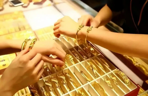 高金價(jià)下 黃金消費(fèi)市場(chǎng)冷熱交織