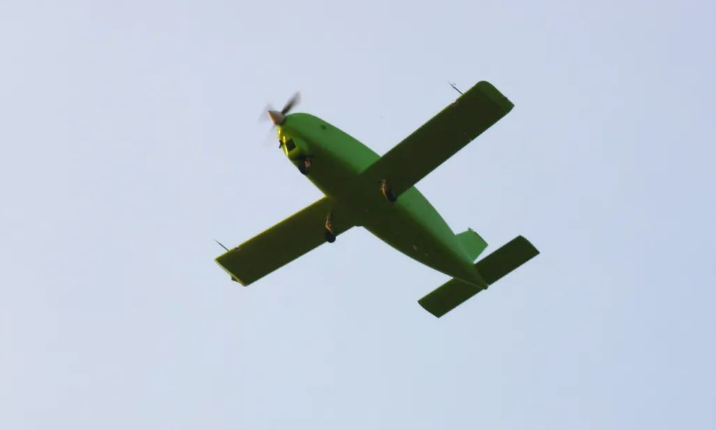 TP500無(wú)人機(jī)2002架機(jī)首飛成功