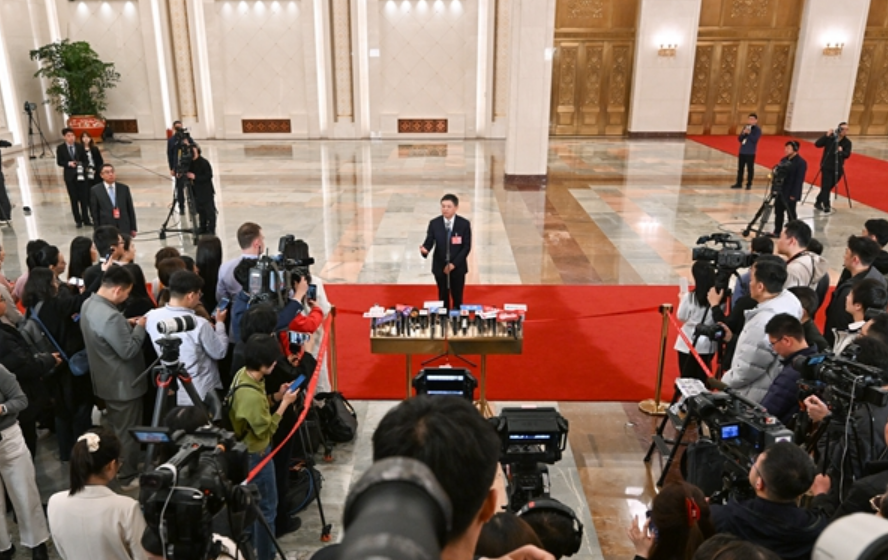 第二場“部長通道”，3位部長回應(yīng)熱點(diǎn)問題