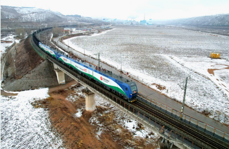 國家能源集團(tuán)包神鐵路運(yùn)量突破5000萬噸 全力保障電煤供應(yīng)