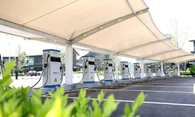 四川高速公路服務區(qū)充電樁今年“擴容”