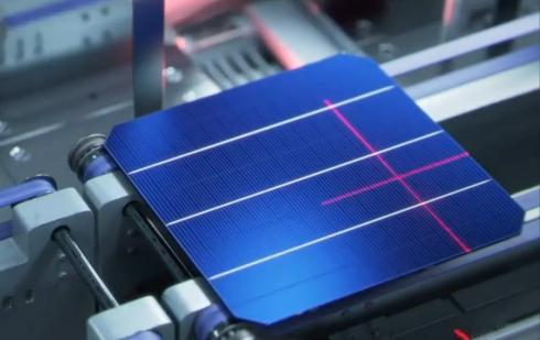 鈣鈦礦光伏電池產(chǎn)業(yè)化提速 多家A股公司已深度布局